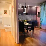 Апартаменты Elegant In The Historic Center