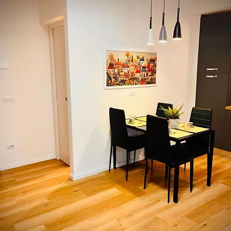 Eleganti In Centro Storico Apartment Verbania