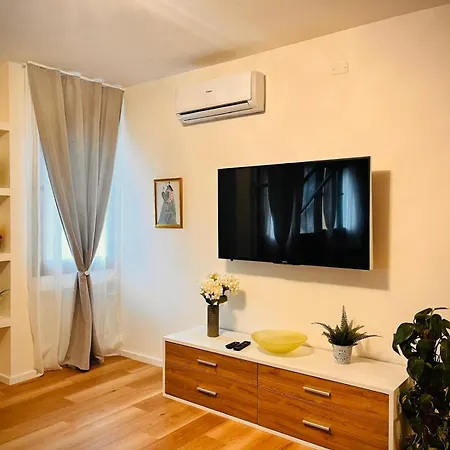 Apartmán Elegant In The Historic Center Verbania