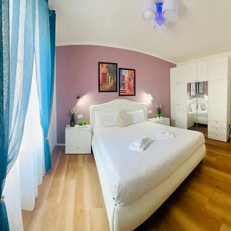 Апартаменты Elegant In The Historic Center Вербания