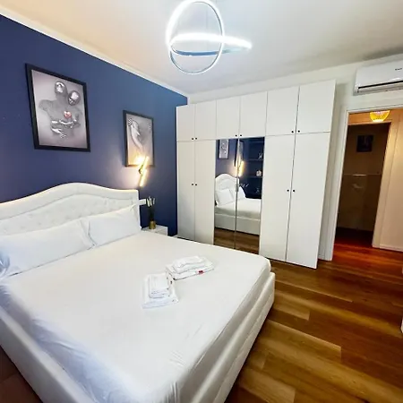 Апартаменты Elegant In The Historic Center Вербания
