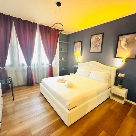 Апартаменты Elegant In The Historic Center *