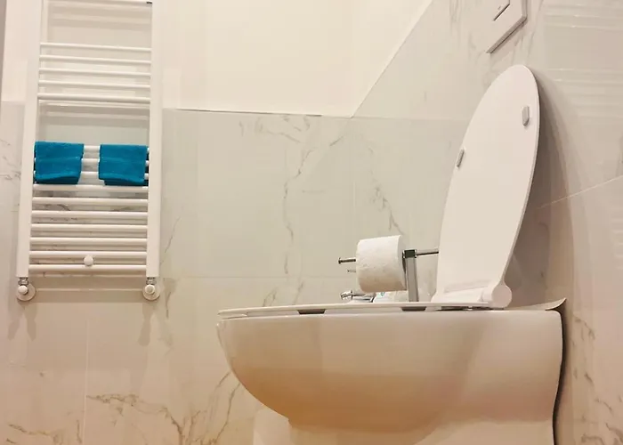 Elegant In The Historic Center 베르바니아