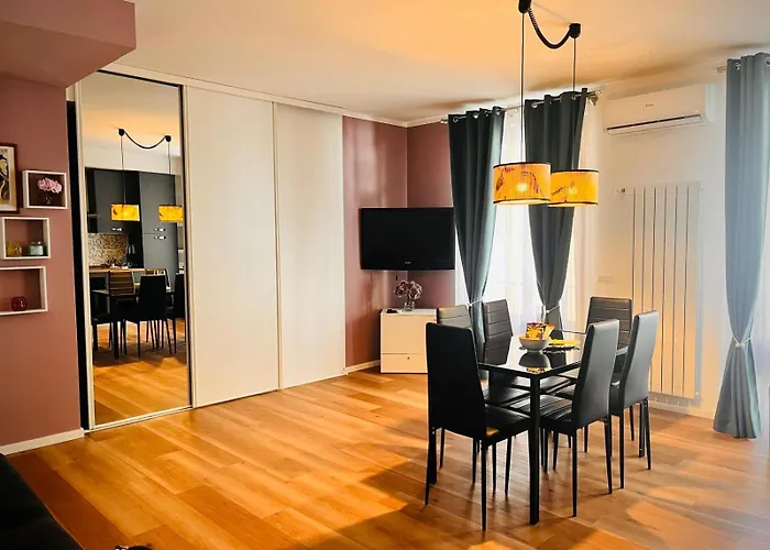 Elegant In The Historic Center 아파트 베르바니아